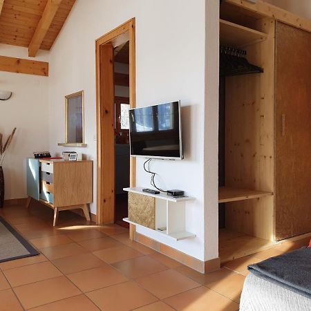 Tgampi Saura 395 Rue Apartment Lenz ภายนอก รูปภาพ